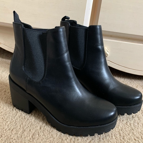 Soda Shoes - Soda Chelsea Boots